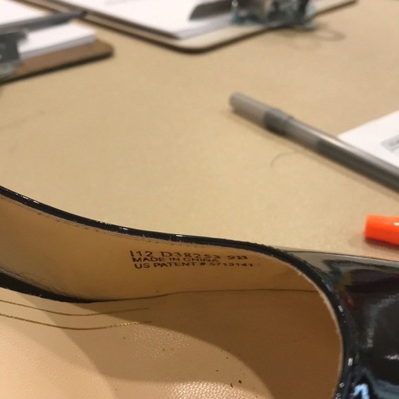 Cole Haan black patent size 9 EUC - Picture 4 of 5